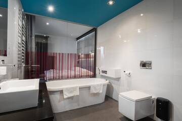 Фото номера Улучшенный лофт Отель Artis Loft Hotel г. Радзеёвице 6